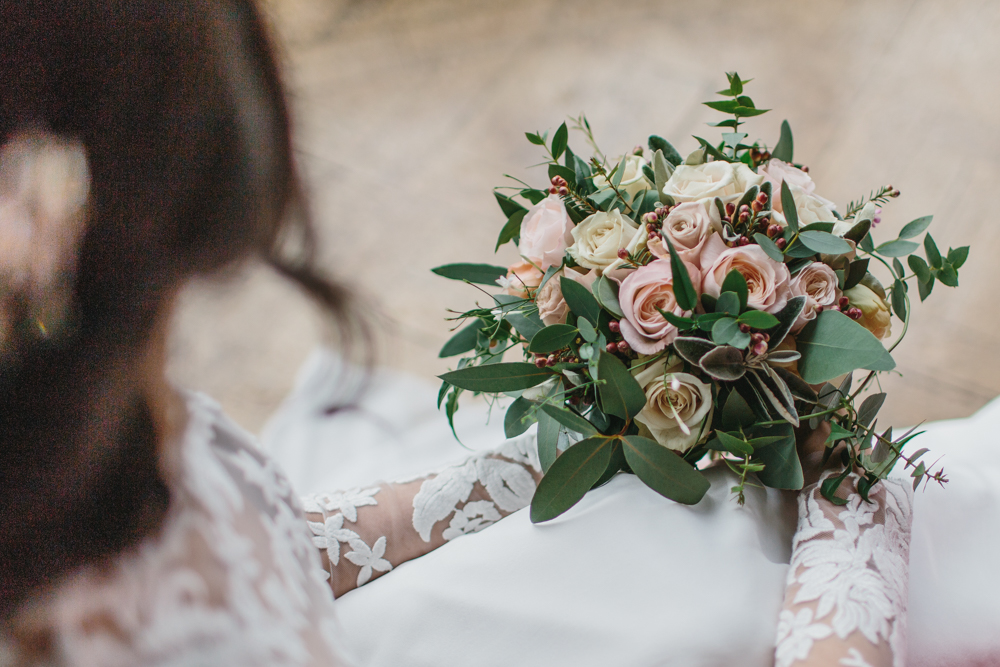 Blush and burgundy wedding, elegant wedding, blush and burgundy wedding flowers, autumn wedding bouquet, autumn wedding inspiration, elegant wedding flowers