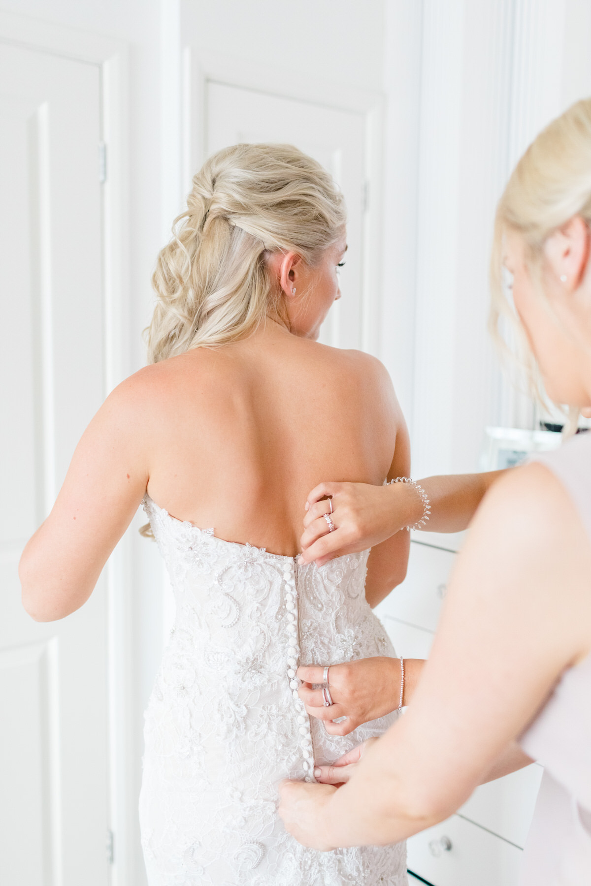 Bride getting ready, lace wedding dress, fitted wedding dress, bridal prep, wedding morning, wedding dress inspiration