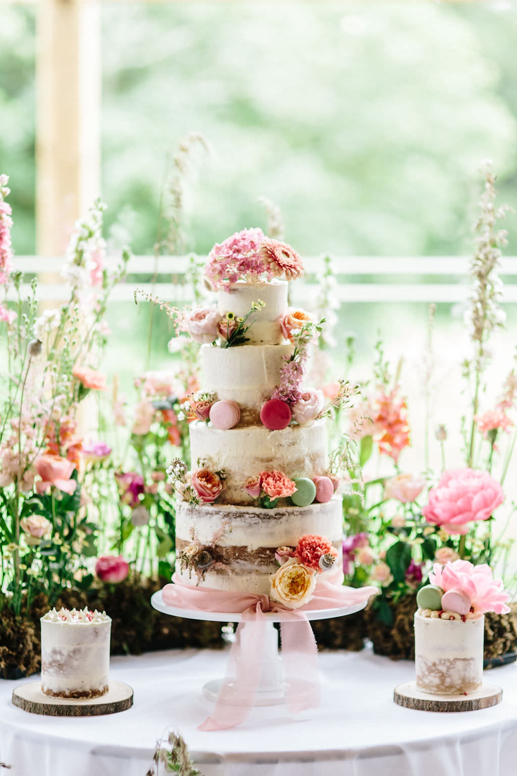Semi-naked cake with pink macarons, coral and pink wedding, romantic wedding cake, summer wedding cake, semi-naked wedding cake